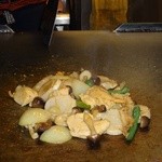 Teppanyaki Shou Chan - 【つぶときのこのバター炒め】北海道ならではのつぶ貝の歯ごたえがサイコー！