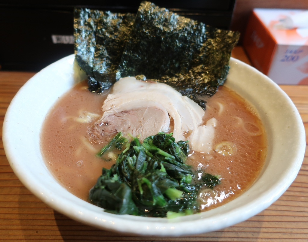 横浜 家系 ラーメン 満月 家