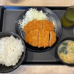 松のや - 料理写真:ダブルロースかつ定食1,050円