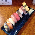 Salon de Sashimi Cafe - 晩酌おまかせ握り寿司セットの握り寿司アップ
                        
                        