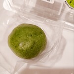 わくわく広場 - 料理写真:餅では無い小麦系の草饅頭、甘い。