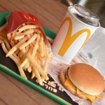 マクドナルド - 料理写真:ダブルチーズバーガーセット(820円)2026年9月