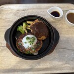 ファイヤーバーグ - 料理写真:ァイヤーバーグよくばりセット  Bセット
チーズinハンバーグ  150g 