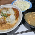 松のや - 料理写真:ロースカツ丼 ライス並(味噌汁付) ポテキャベ