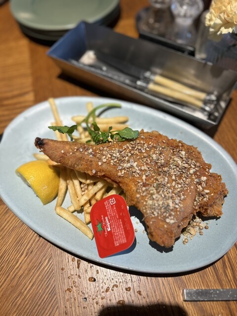 QUAYS pacific grill （キーズ パシフィック グリル） - 馬車道