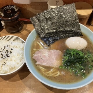 尾道家系ラーメン とどろきや_0
