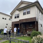 Boulangerie Queue - 店の前の行列