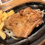 ブロンコ ビリー - 料理写真:チキンステーキ