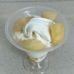 ミニストップ - 料理写真:完熟白桃パフェ