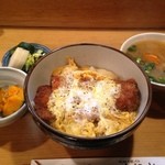 とんかつ一富士 - かつ丼定食（950円）
