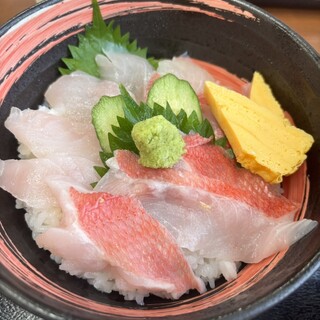 市場の食堂 金目亭_0