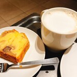 スターバックスコーヒー - 料理写真:マロンパウンドケーキとカフェラテトール