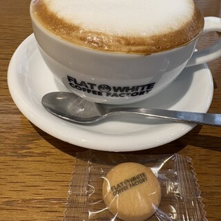 フラットホワイト コーヒー ファクトリー_0