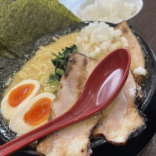 横浜家系ラーメン 龍馬家_0