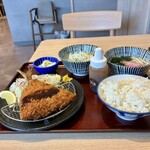 はなまるうどん - 料理写真:アジフライ