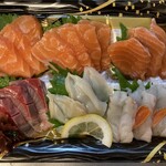 フレスタ - 料理写真:アトランティックサーモン盛り合わせ1,280円
