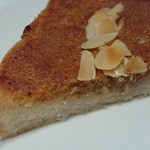 ブーランジェリー ブルディガラ - ホロホロ甘いしっとりダマンドに、芳醇なラムの香りがたまらない！