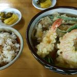 里 - 相方の天ぷらうどんと筍ごはん