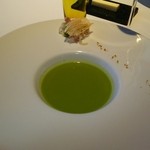 SAKURA - オリエンタル漂うグリンピースのポタージュ