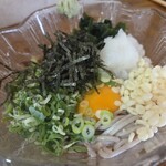 淡路屋 - 料理写真:『肉玉おろしぶっかけ』そばで。