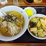 揚子江 - ラーメンと中華丼セット