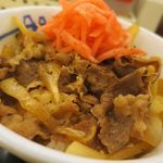 松屋 - プレミアム牛めし（並）、肉カッスカスで固いわ、七味も風味飛んでしもうとる・・・・