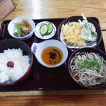 Michi No Eki Tenryuu Souzu Hanamomono Sato - 平日ランチ そば＋天ぷらで\600はお得です。