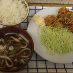 陣 - から揚げ定食  500円。