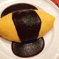 厳選洋食さくらい - オムライス(デミグラスソース)。