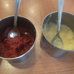 中華そば 七麺鳥 - ラーメンを頼んだら持ってくるか聞かれた調味料(2015.5.19) 