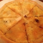 浪曼房 - ブルーチーズとハチミツがけのピザ