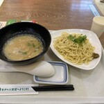 リンガーハット - 料理写真:つけ麺680円鶏白湯スープ