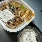 すき家 - 料理写真:月見すき焼き牛丼