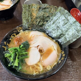 ラーメン 杉田家_0