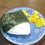 支那そば 佐川 - おにぎり。食堂でおにぎりを出したのはここががんそだとか。