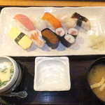 釧路ふく亭 - 特選ランチ寿司　１０２６円　【　２０１５年５月　】