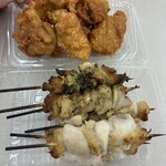 鳥周 - 料理写真:3種類 唐揚げ 皮ハラミ (メイン)串焼き
