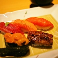 おたる政寿司 本店 - お好み握り（特上大とろ、炙りサーモン、サーモンはらす、軍艦海水うに、焼きあなご）