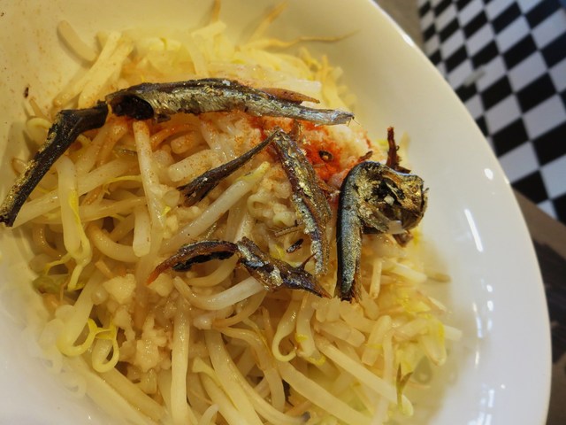 学生から絶大な人気のある『にぼ次郎』石山にオープン！』by ☆かず