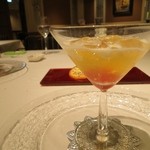 ル・マノアール・ダスティン - トマトの透明なジュレとコンポート フロマージュブランのスープと共に