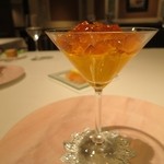 ル・マノアール・ダスティン - 人参のムースとコンソメジュレ ウニ添え