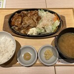 やよい軒 - 料理写真: