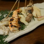 うまとと屋　よこみち - 海鮮５種串焼き