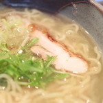 らーめん きりん - 鶏塩らーめんの鶏チャーシュー '15 4月上旬