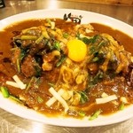 まんねんカレー - 全部のせ まんねんとんこつカレー