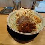 ラーメン豚山 - 料理写真: