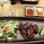 Ofukurono Aji Agata - しし肉のさいころステーキ、1000円。２種類のタレは「大根おろし＆ポン酢」と「胡麻＆ニンニク風味の甘味のあるたれ」