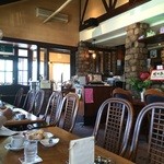 明日香 - 店内は分煙、かなり広いです