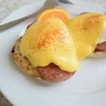 the Kracked egg - チャモロ　ベネディクト