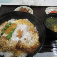 とんかつ まい泉 青山本店 - ロースかつ丼９００円。